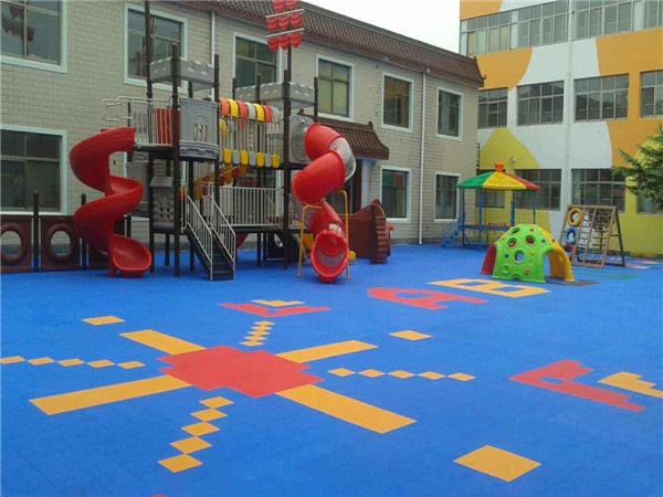 暑期幼儿园地板装修就选悬浮拼装地板